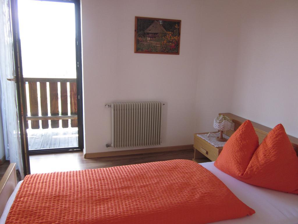 Gasthof Zum Roessl Guest house San Genesio Atesino
